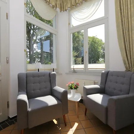 Brise Chrissi App 01 Χέρινγκσντορφ