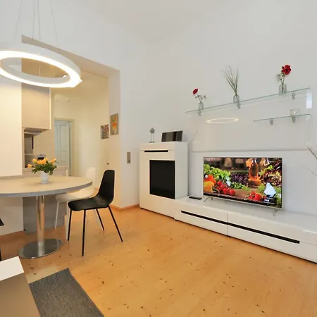 Brise Chrissi App 01